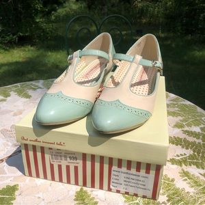 Women’s 7.5 Oxford Heels